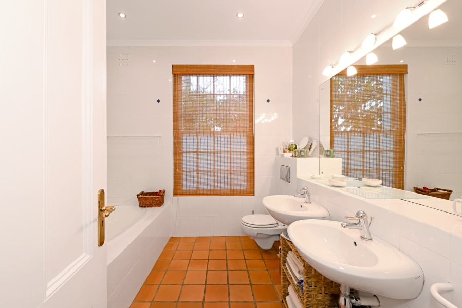 2 Bedroom Property for Sale in Newlands Western Cape